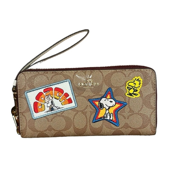 NEW Coach X Peanuts Long Zip Around Wallet In Signature Canvas Varsity Patches - Picture 15 of 15
